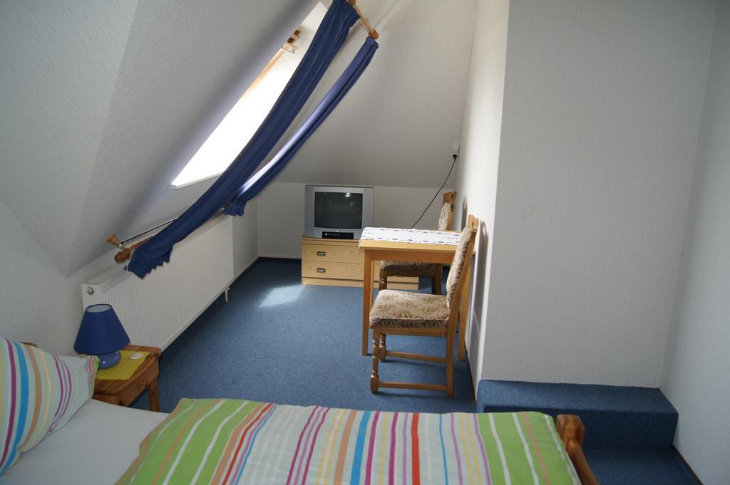 Hotel Dorfkrug Buesum Room photo