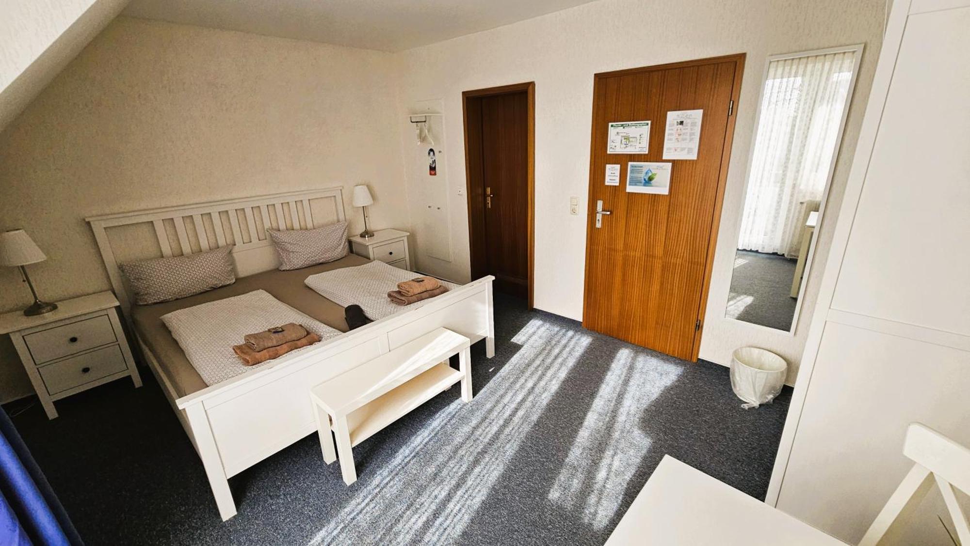 Hotel Dorfkrug Buesum Room photo